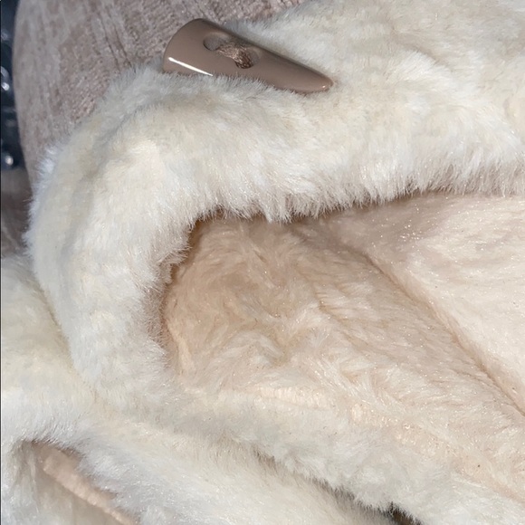 FURRY SLIPPERS - Picture 6 of 6